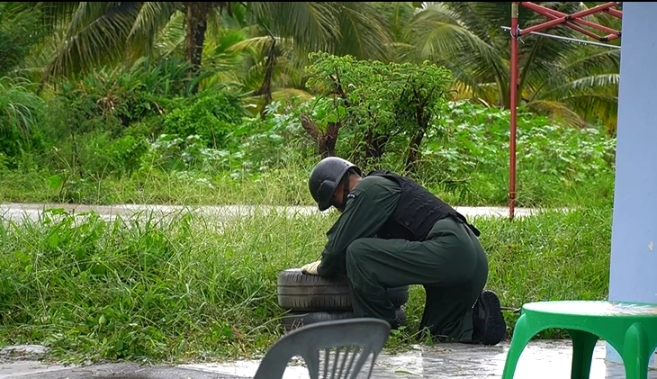 เจ้าหนี้โหด ปาระเบิด M 67 ใส่บ้านข่มขู่ลูกหนี้ ชุด EOD เข้าเก็บกู้ระทึก