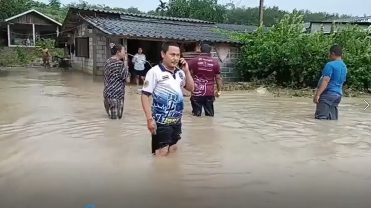 ชาวบ้านป่ายุบในที่ระยอง ระทึก จู่ ๆ เกิดน้ำป่าทะลัก แป๊บเดียวน้ำสูงถึงเอว