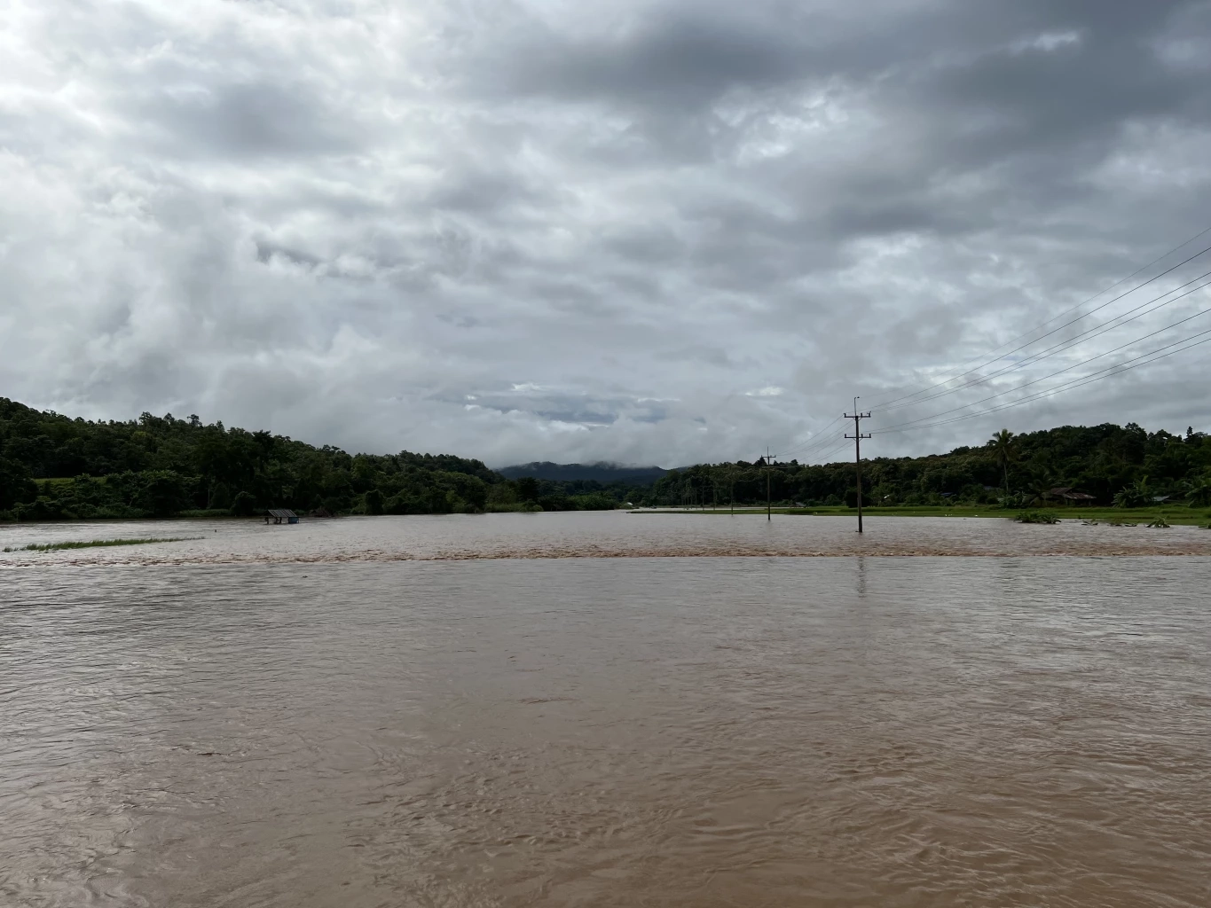 แม่ฮ่องสอนอ่วม น้ำท่วมเสียหายหนักหลายพื้นที่ 3 อำเภอน่าวิตกสุด