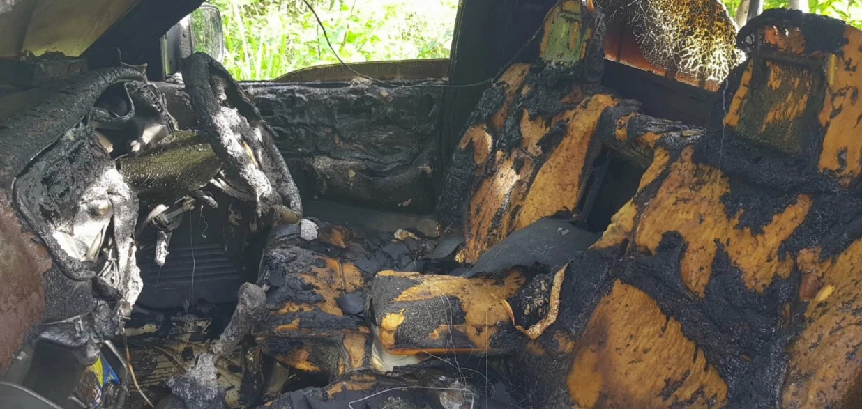 รวบผู้ต้องสงสัยยิงถล่ม ก่อนเผารถไม้ยาง เร่งสอบประวัติโยงป่วนใต้