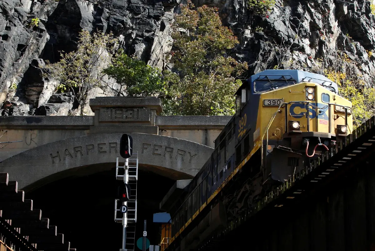 สหรัฐฯ เตรียมรับมือคนงานรถไฟสไตรก์กระทบขนส่งอัมพาต