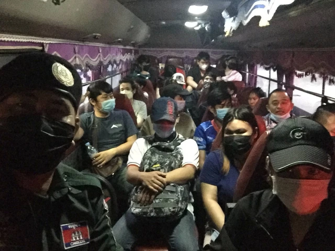 บุกทลายแก๊งคอลเซ็นเตอร์ รวบ 59 แอดมินเตรียมส่งไทย