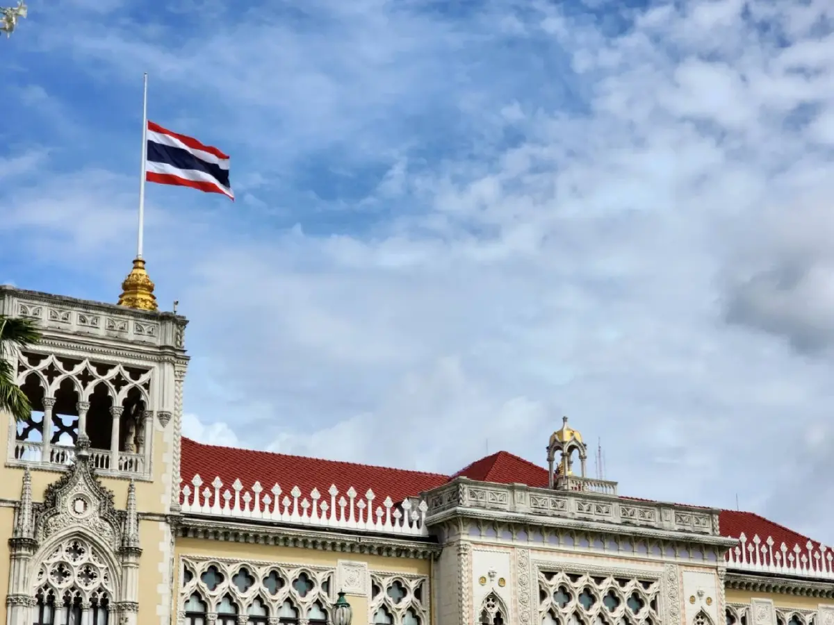 ไว้อาลัย "สมเด็จพระราชินีนาถ เอลิซาเบธ ที่ 2" รัฐบาลลดธงลงครึ่งเสา 3 วัน