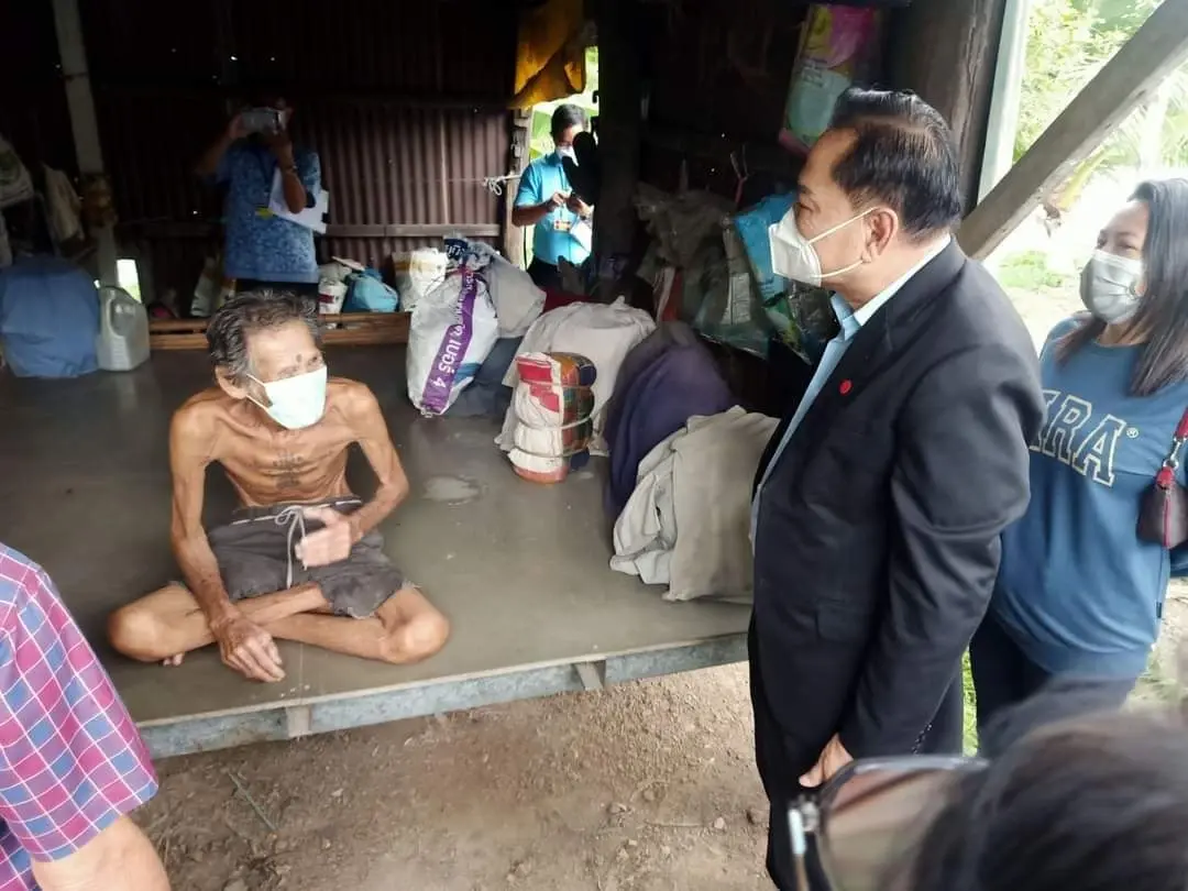 อบจ.ฉะเชิงเทรา มอบงบประมาณสนับสนุน เกือบ 6 แสน ปรับปรุงที่อยู่อาศัยให้คนพิการ ผู้สูงอายุ และผู้ยากไร้ รวม 12 หลัง 
