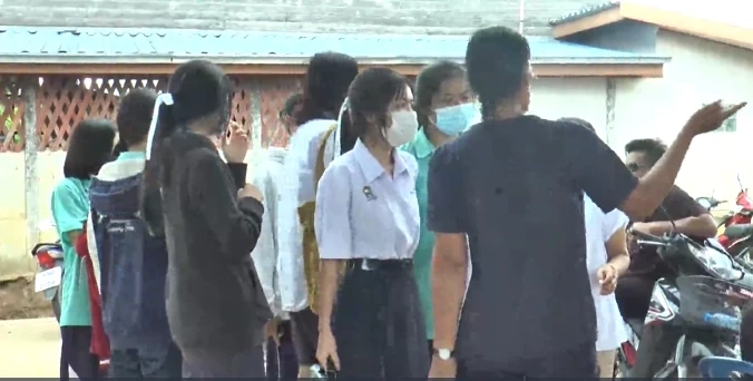 แฟนคลับและเพื่อนร่วมพิธีศพของน้องฟิล์ม