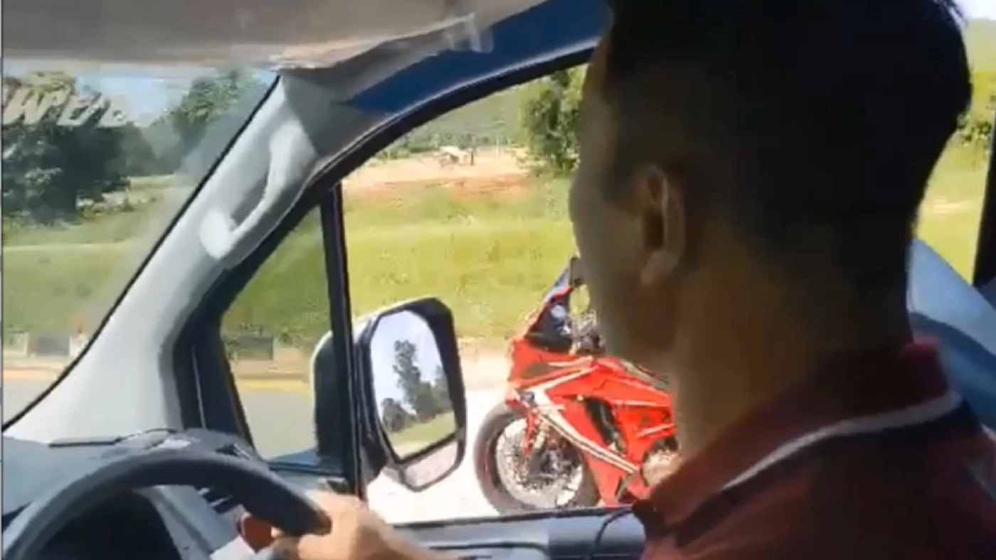 เปิดใจโชเฟอร์รถ รพ. ถูกบิ๊กไบค์เบิ้ลเครื่องด่าหาเบรกกะทันหัน (มีคลิป)