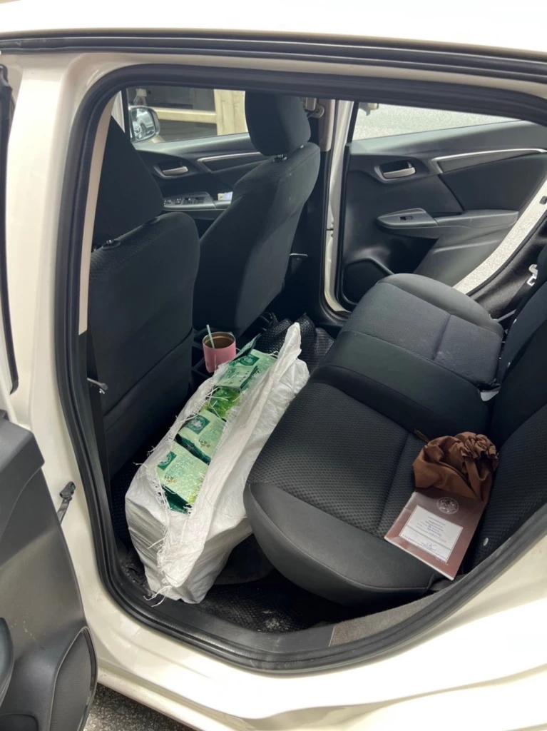 จับหนุ่มวินฯ ขนยาเค 30 กิโลฯขึ้นทางด่วน อ้างมีคนจ้างส่งผ้า