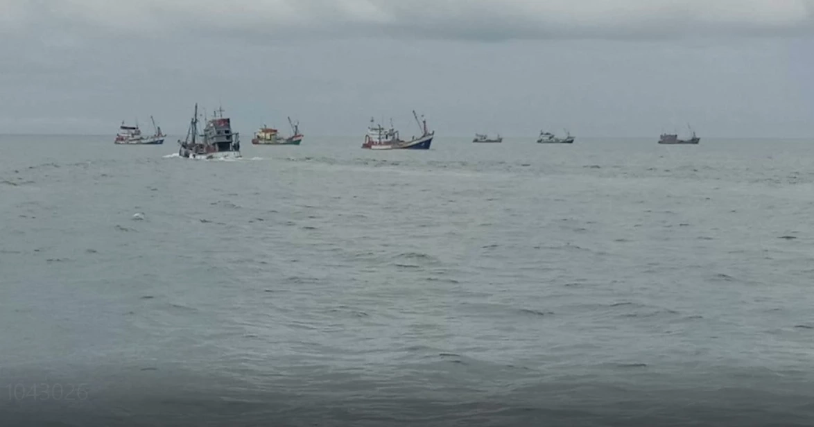 "พายุ" พัดถล่ม 7 ชีวิตรอดปาฏิหาริย์  "ไต๋เรือประมง" ยังหายสาบสูญ