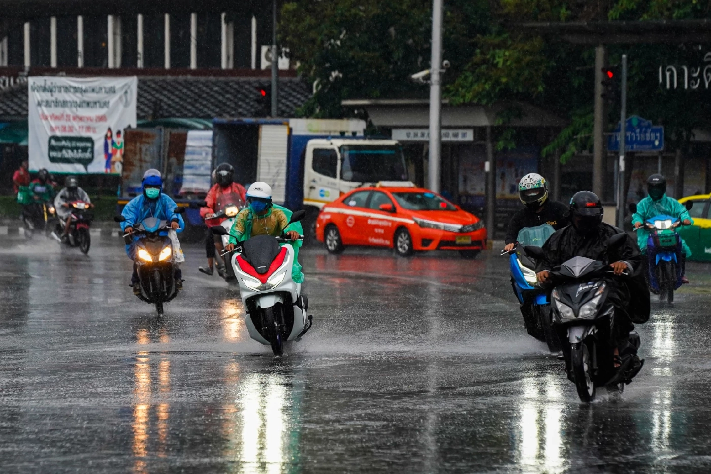 กอนช. เตือนพื้นที่เสียงน้ำท่วมและน้ำหลาก