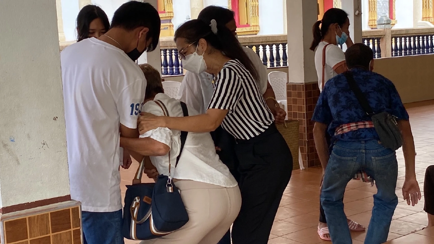 แม่ร่ำไห้ปิ่มใจจะขาด รับศพ "น้องหยก" เหยื่อรายที่ 3 ปาเจโร่กลับรถตัดหน้า