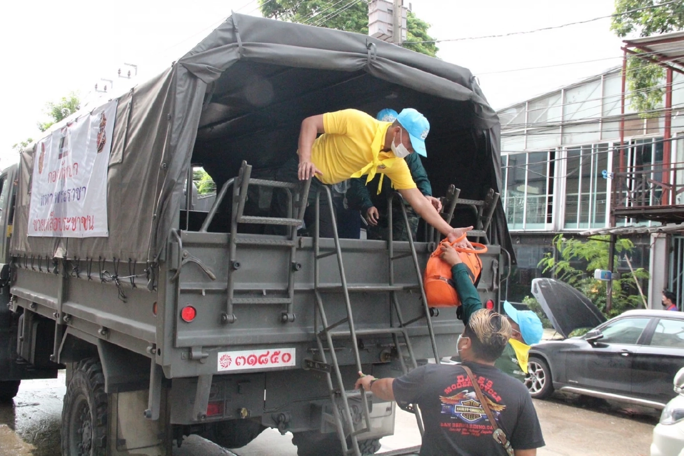 รถยนต์บรรทุกขนาดใหญ่ (FTS) ที่ปรับปรุงบันไดทางขึ้น