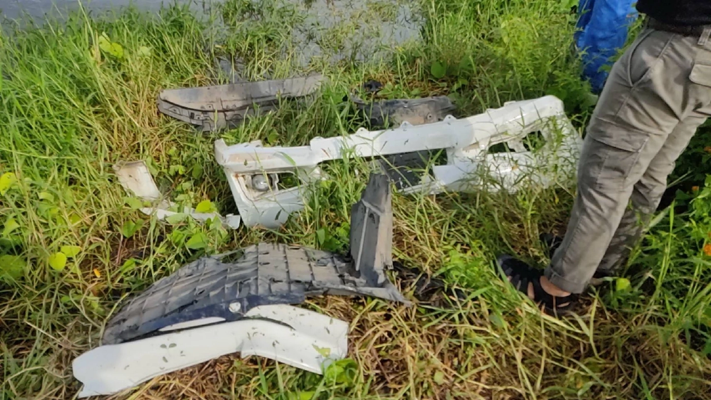 พบแล้ว!! ร่างผอ.สาวพร้อมรถเก๋งคู่ใจ จมใต้คลองชลประทาน (มีคลิป)