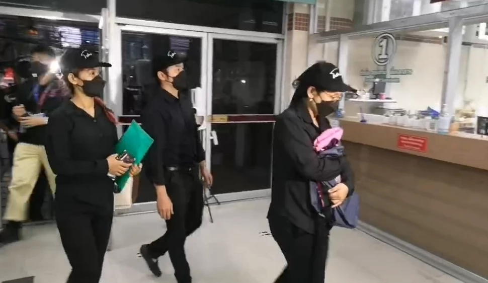 ย้ายร่าง "น้องจีฮุน" ไปนิติเวช​ รพ.ธรรมศาสตร์รังสิต​ พ่อแม่ยังรอผลชันสูตร