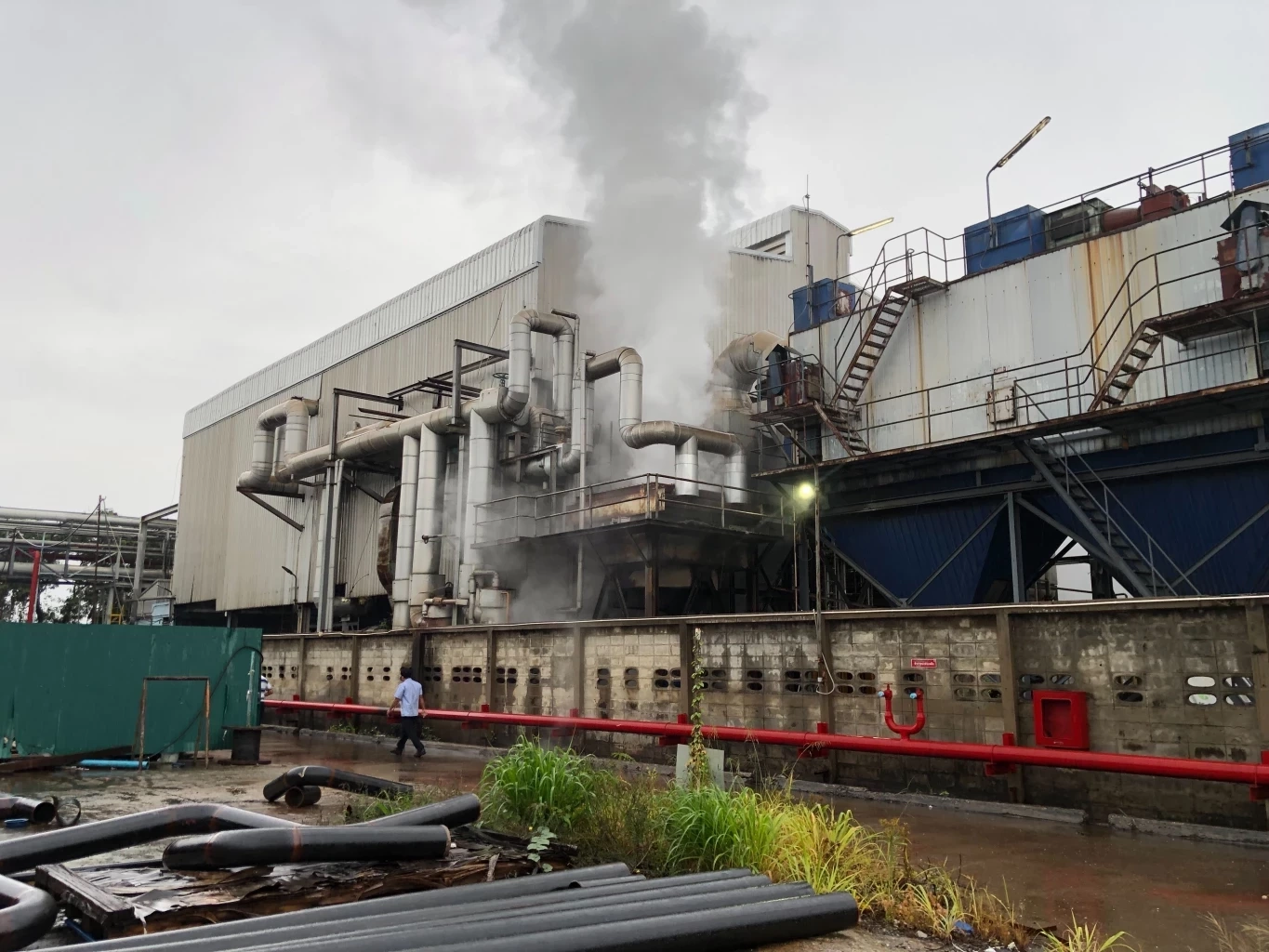 สารเคมีรั่วไหลจาก โรงงาน บริษัท อินโดรามา โพลีเอสเตอร์ อินดัสตรี้ส์ จำกัด 