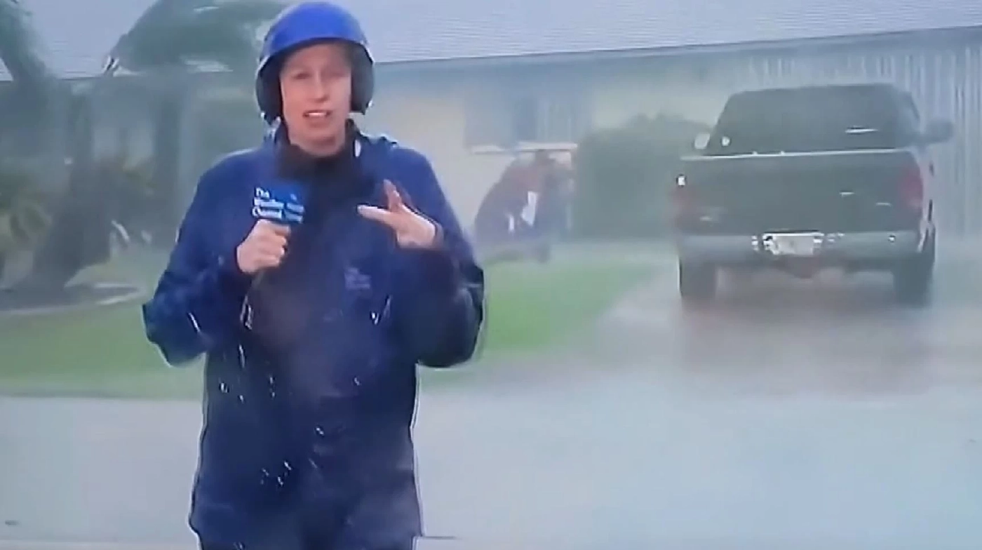 นักข่าวพยากรณ์อากาศสู้ชีวิต 'เฮอร์ริเคนเอียน' (คลิป)