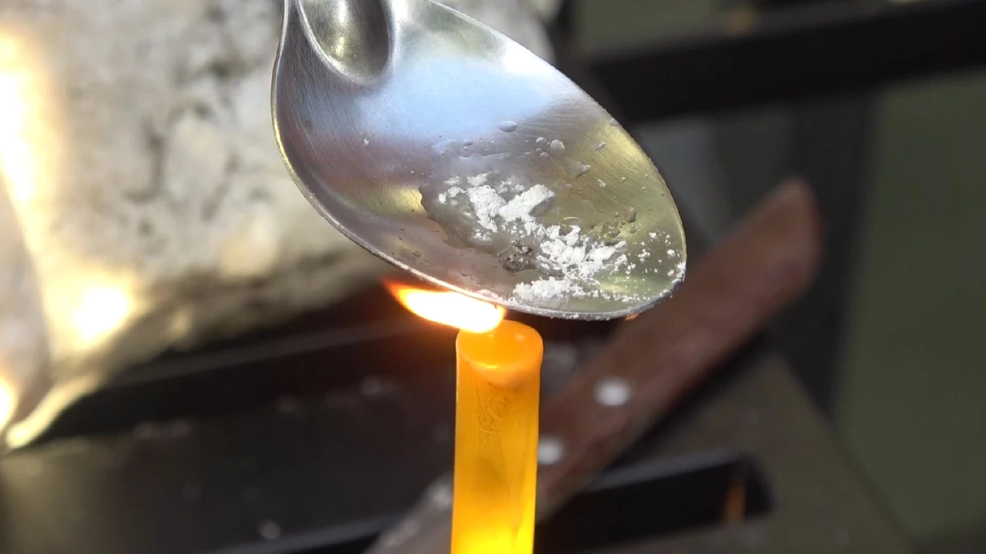 อำพันทะเล หรือ อ้วกปลาวาฬ 