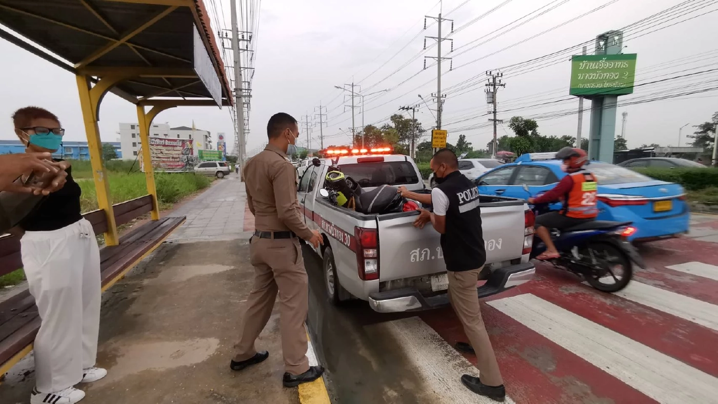 เอาอีกแล้ว! จักรยานยนต์ชนนักเรียน ป.6 ขณะข้ามทางม้าลาย สาหัสทั้งคู่ (คลิป)