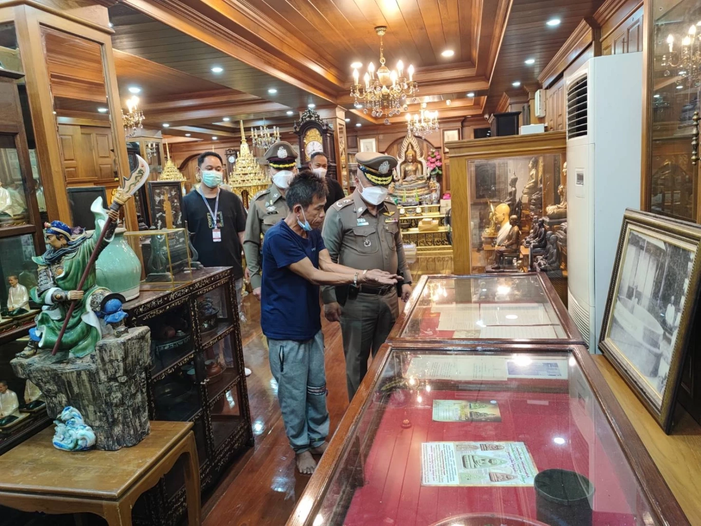 จับแล้ว โจรคลุมหน้างัดพิพิธภัณฑ์ วัดสัมพันธวงศ์ กวาดไปกว่า 6 ล้านบาท