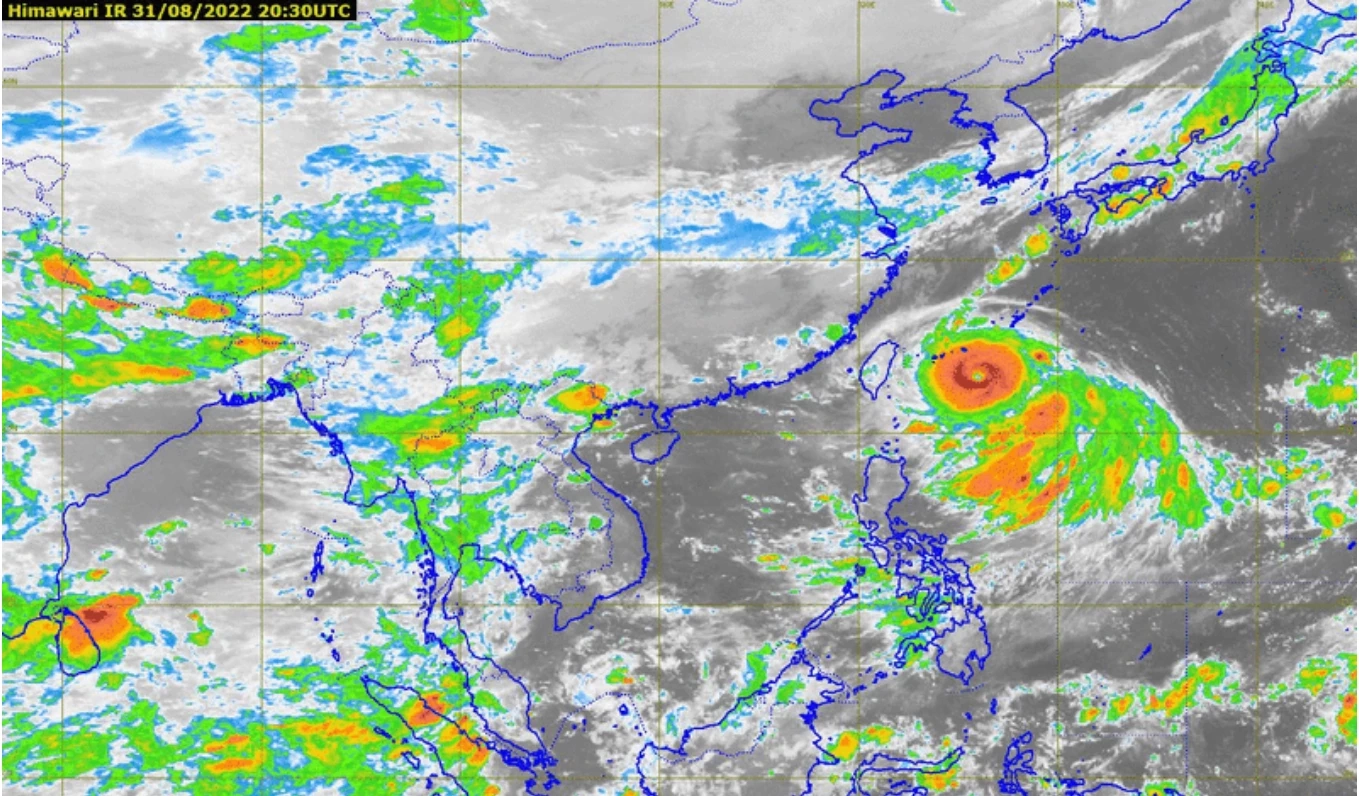 ภาพถ่ายดาวเทียม "พายุหินหนามหน่อ"