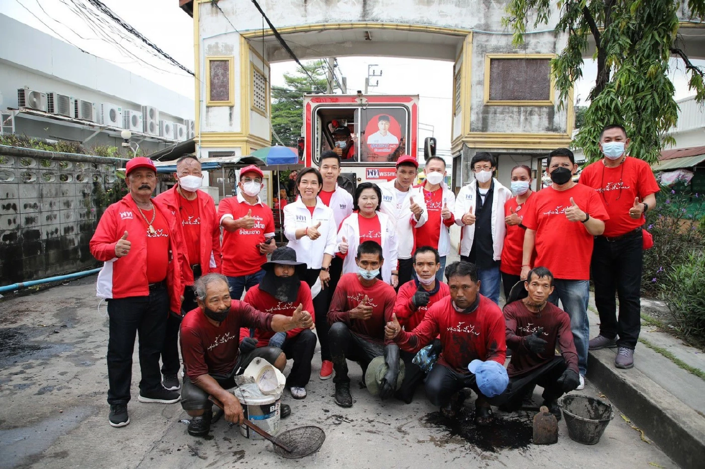 "พวงเพ็ชร"ยกทีมกทม.เพื่อไทยลอกคลองย่านดอนเมืองระบายได้ไม่ต้องรอ