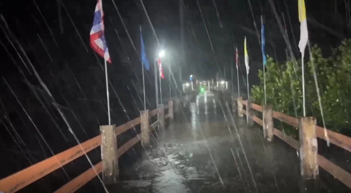 "เจ้าท่า -นอภ.แหลมสิงห์"  รุดตรวจสอบปม "เรือปูแป้น" ถูกซัดจมทะเล นทท.ดับ