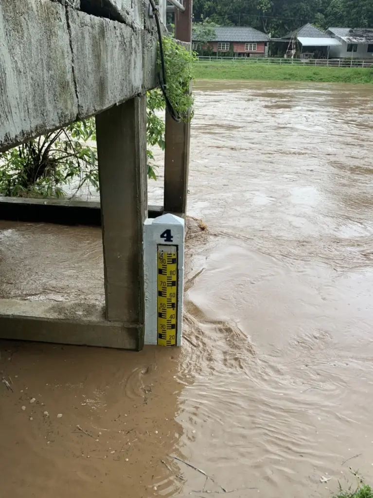 แม่ฮ่องสอน เตือนระวังน้ำท่วม - ดินโคลนถล่ม หลังตรวจพบฝนตกหนักในพื้นที่