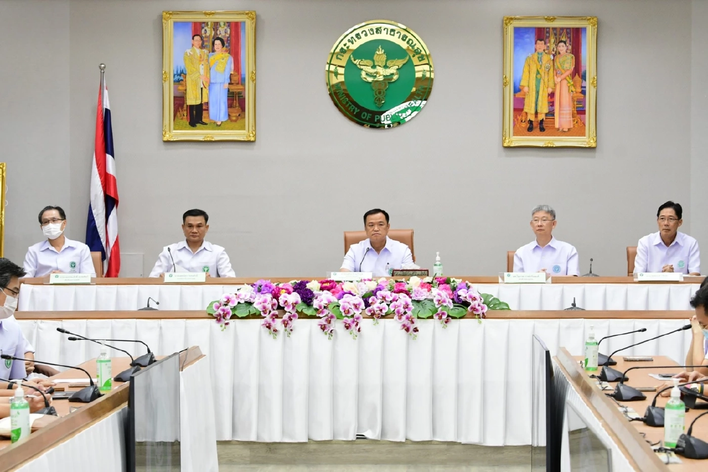 “อนุทิน” ชง ครม. จ่ายค่าตอบแทน 2.1พันล. ให้ด่านหน้า"โควิด" คนละ 2 พัน