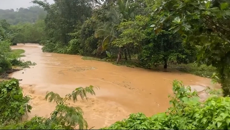 วังน้ำเขียวอ่วม น้ำป่าไหลทะลัก  ผู้ว่าฯ โคราช เตือน 10 อำเภอ ระวัง