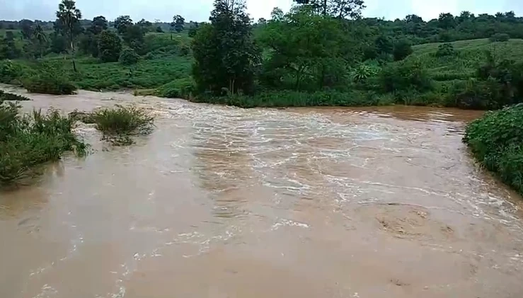 วังน้ำเขียวอ่วม น้ำป่าไหลทะลัก  ผู้ว่าฯ โคราช เตือน 10 อำเภอ ระวัง