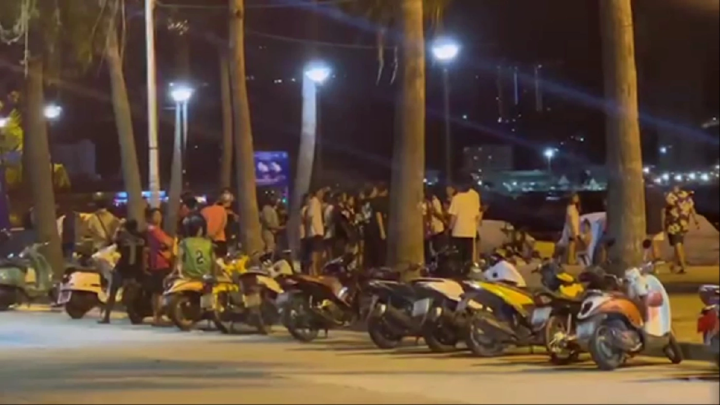 โจ๋นัดเคลียร์ใจไม่ลงตัว เรียกพวก ชักปืนยิงขึ้นฟ้า สนั่นหน้าโรงพักพัทยา