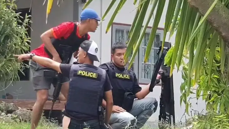 ระทึก ตำรวจคลองท่อม ล้อมจับหนุ่มหลอนยา ใช้ปืนลูกซองยิงญาติเสียชีวิต