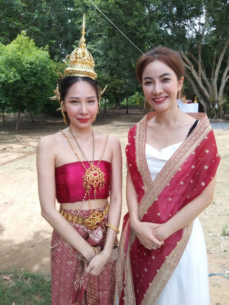 ชาวบ้านแห่ดูเลขเด็ด อาย-โบว์  รำถวายท้าวเวสสุวรรณ4ทิศ