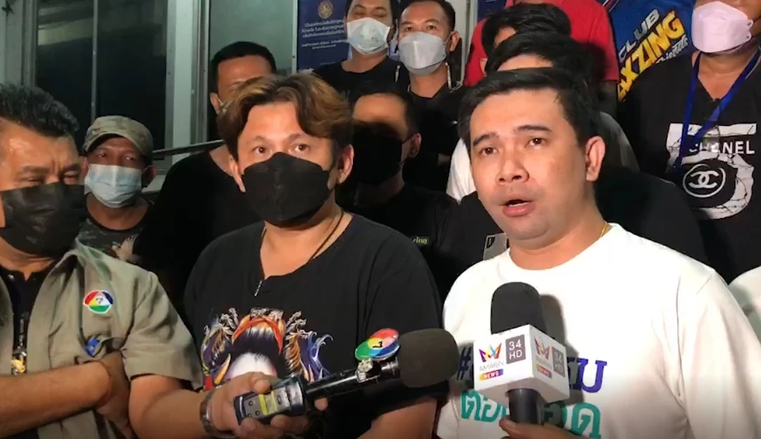 เดือด “โชเฟอร์แท็กซี่” ร้อง “ตำรวจ” ขับรถปาดหน้า ท้าชก ชักปืนยิงขู่ (มีคลิป)