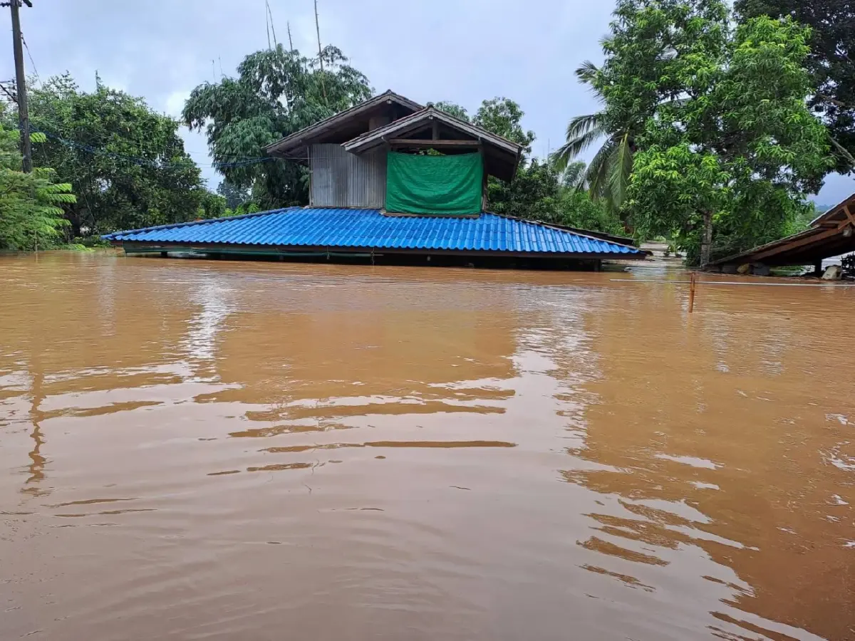 หลายพื้นที่ยังประสบปัญหาน้ำท่วม