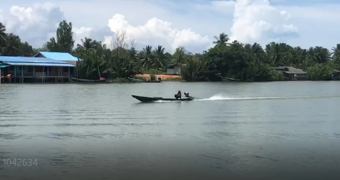 สลด  “โจ๋วัย 17 ปี” ชวนเพื่อนว่ายน้ำข้ามคลองจมหาย ไม่รู้ชะตากรรม