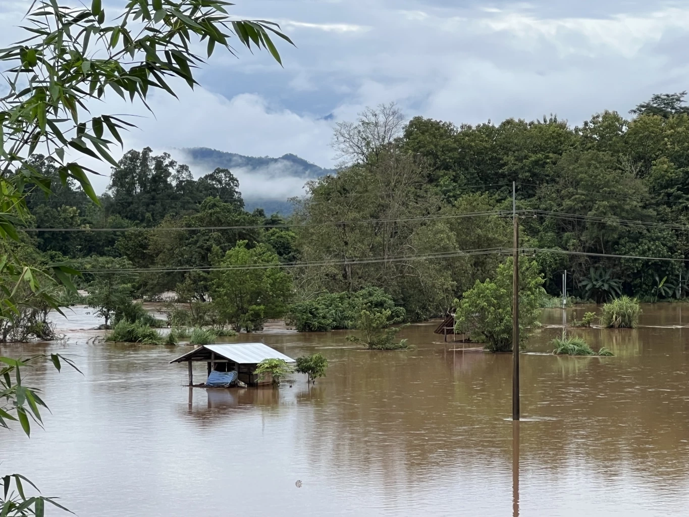 แม่ฮ่องสอนอ่วม น้ำท่วมเสียหายหนักหลายพื้นที่ 3 อำเภอน่าวิตกสุด