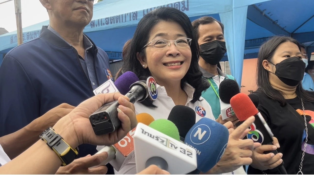 คุณหญิงสุดารัตน์  เกยุราพันธ์  ห้วหน้าพรรคไทยสร้างไทย 