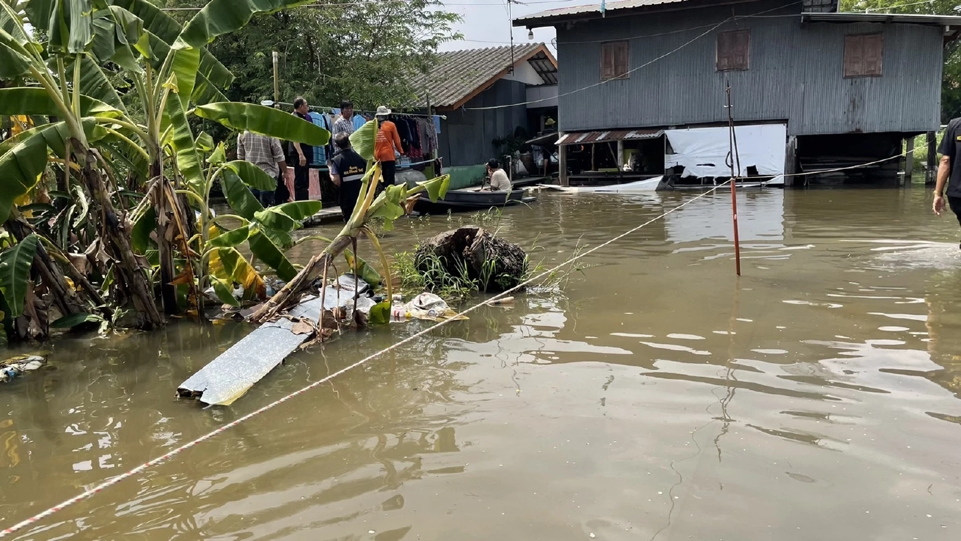 ชาวหนองจอก โอดน้ำท่วมนานกว่า 3 สัปดาห์ จมแล้วกว่า 1,000 หลังคา