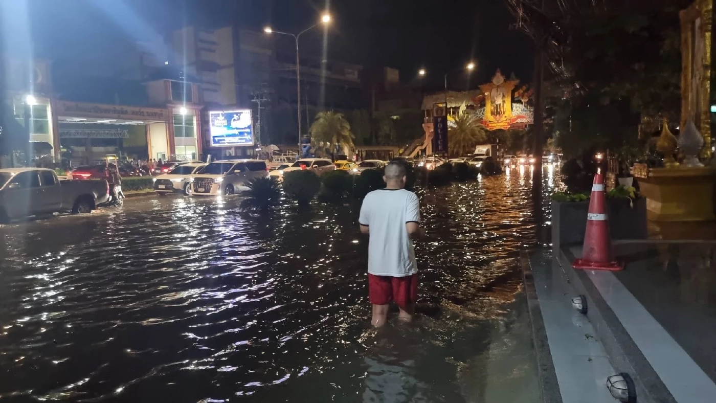สถานการณ์น้ำล่าสุดหน้าสภ.ปากเกร็ด