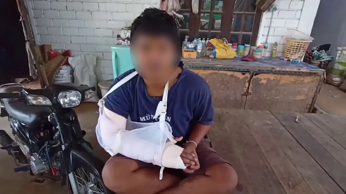 “นักเรียนม.3”  โดนจี้ปมด้อย สะสมความแค้น พกมีดฟันคอเพื่อนคาห้องเรียน