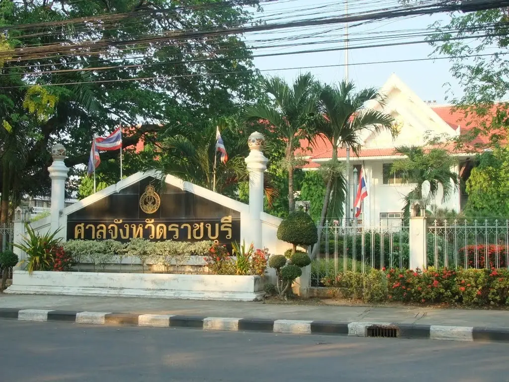 ตร.ราชบุรี ฝากขัง-ค้านประกัน "เพื่อนชายก๊วนสันติบาลหญิง ทำร้ายทหารรับใช้