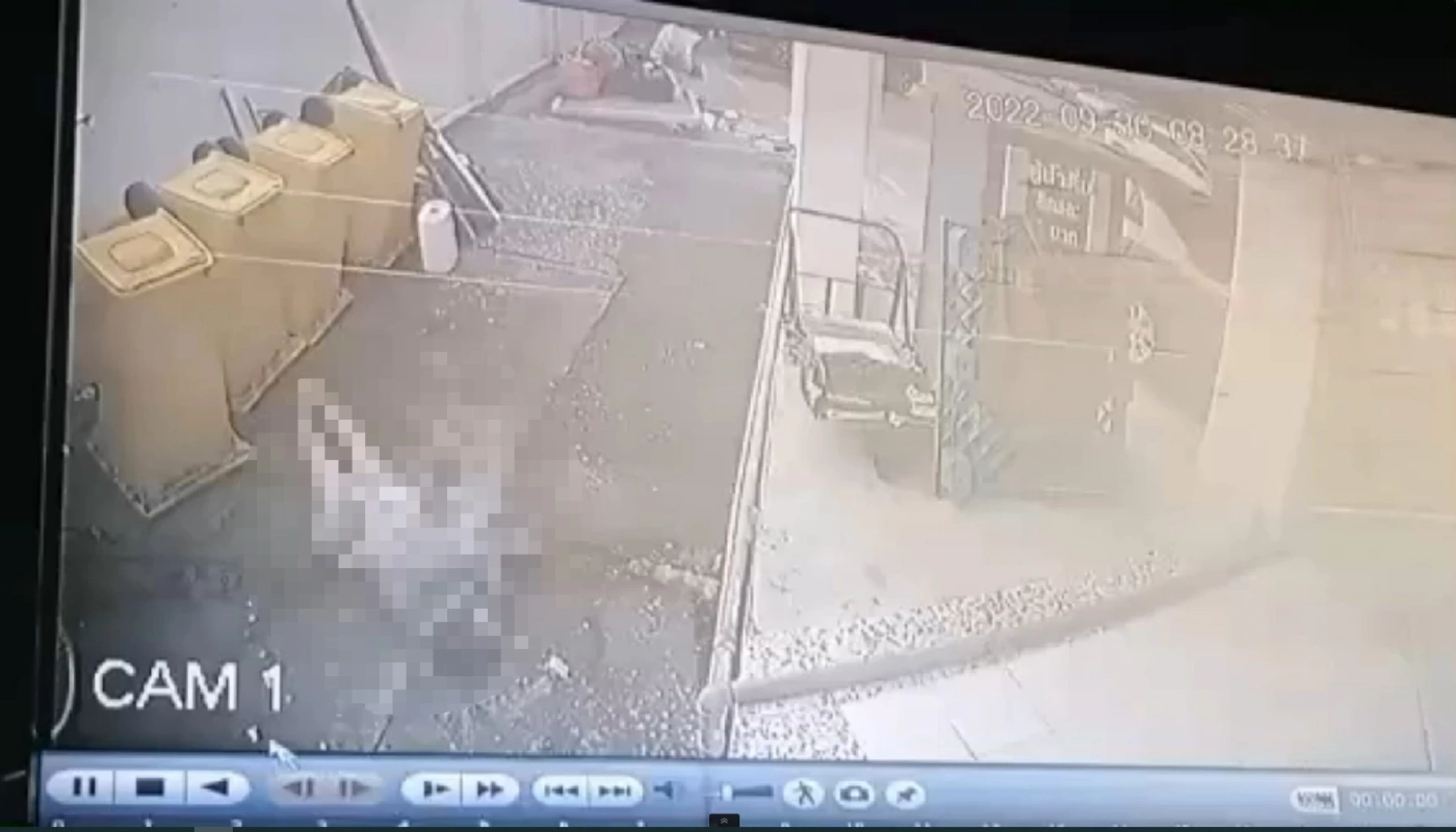 หนุ่มใหญ่วัย 60 ปีพลัดตกคอนโดฯ ประชาอุทิศ