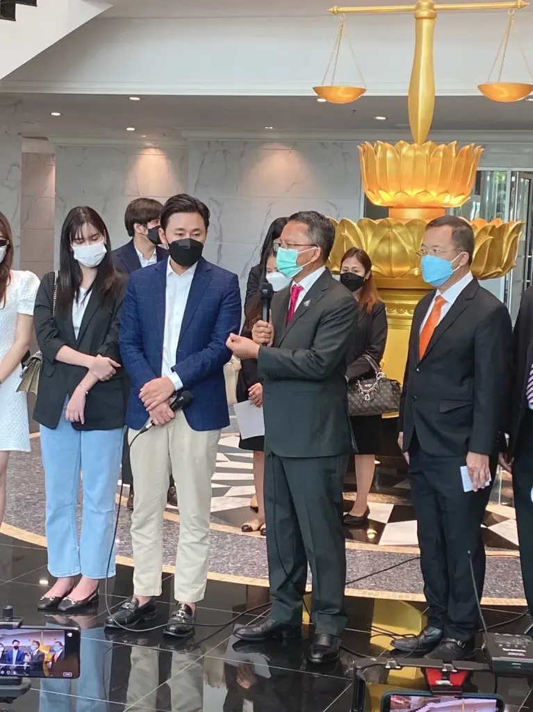 “ทนายตั้ม”  พาเหยื่อพบ “รมว.ยุติธรรม” จี้เพิ่มโทษคดีล่วงละเมิดทางเพศ