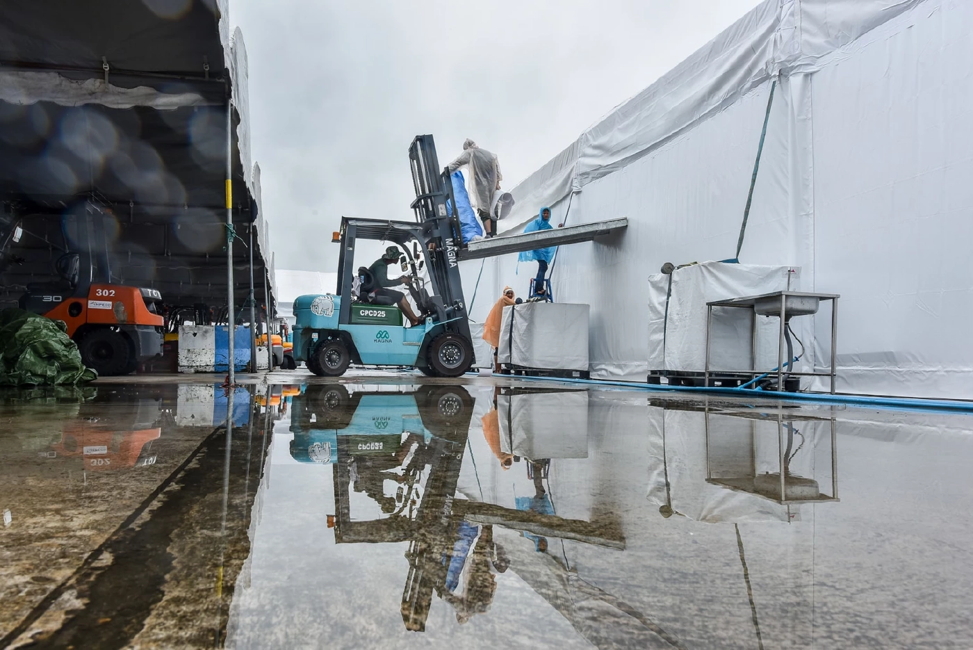 สู้ไม่ถอย! ฝ่ายจัดเร่งเตรียมพร้อมรับมือ "พายุโนรู" จ่อถล่มศึกโมโตจีพีที่บุรีรัมย์