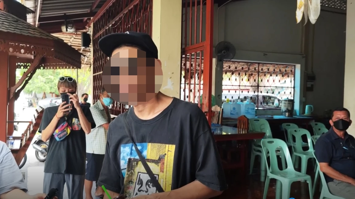 ผู้ประกอบการสถานบริการรายหนึ่ง ที่เดินทางมาร่วมประชุมกับชาวบ้าน