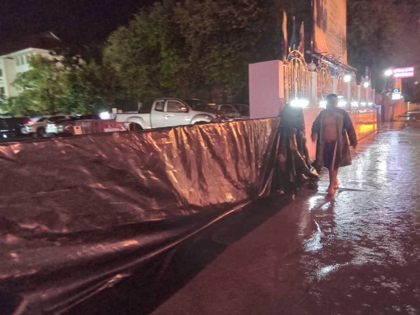 น้ำทะลักท่วมโซนศก.ชัยภูมิ เร่งป้องโรงพยาบาล ก่อน"พายุโนรู"ถล่ม (คลิป)