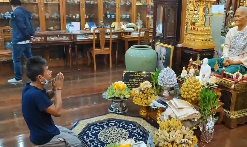 จับแล้ว โจรคลุมหน้างัดพิพิธภัณฑ์ วัดสัมพันธวงศ์ กวาดไปกว่า 6 ล้านบาท