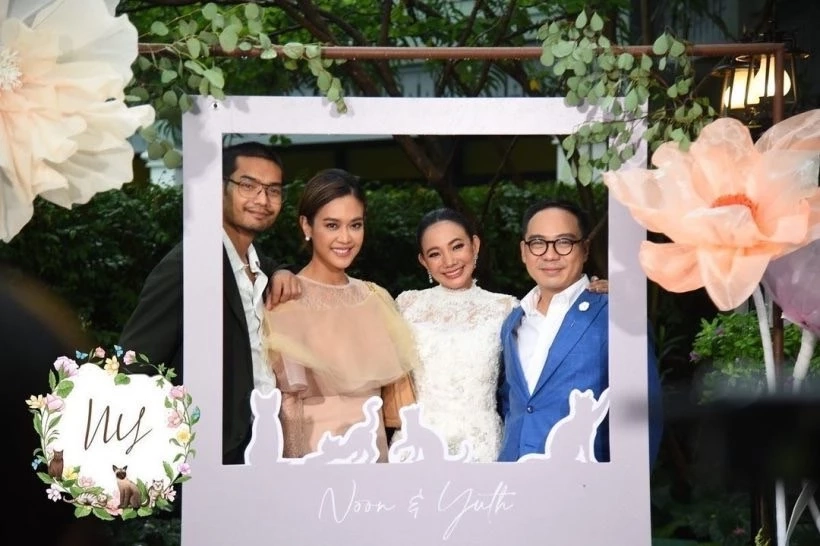 "คุณชายอดัม" หัวใจไม่ว่างแล้ว เปิดตัวแฟนสาว ในงานแต่งของครอบครัว