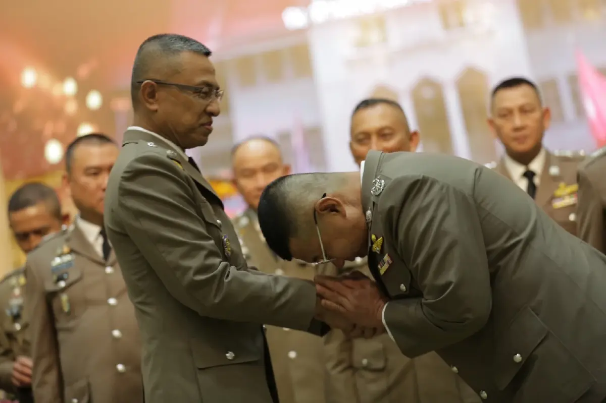 พิธีรับ-ส่งมอบหน้าที่ "ผู้บัญชาการตำรวจแห่งชาติ" คนที่ 13