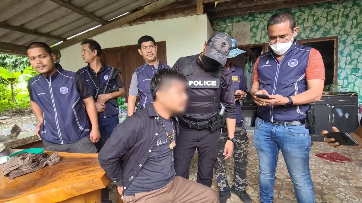 ระดมตร. 30 นาย บุกจับ "มือยิงเจ้ามือไฮโล" กลางงานศพ หลังไล่ล่าตัวนาน 3 วัน